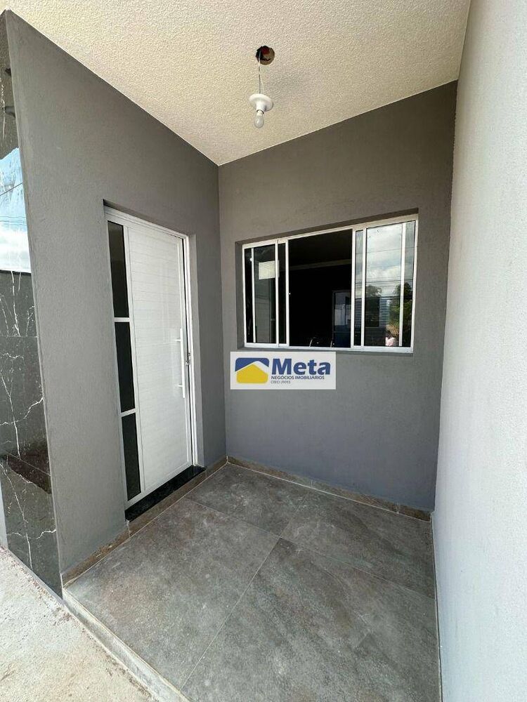 Casa à venda com 2 quartos, 74m² - Foto 1