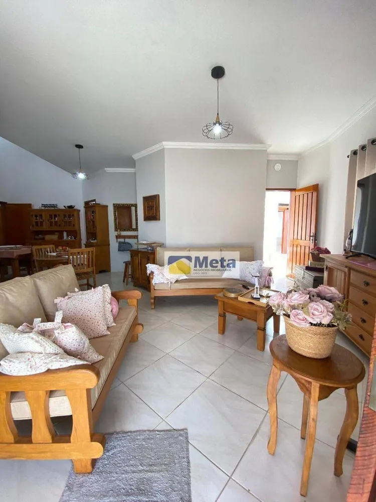Casa, 3 quartos, 206 m² - Foto 1