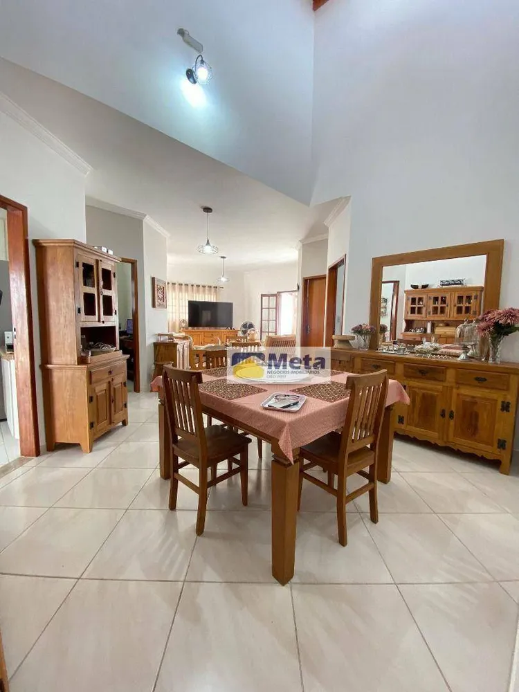 Casa, 3 quartos, 206 m² - Foto 2