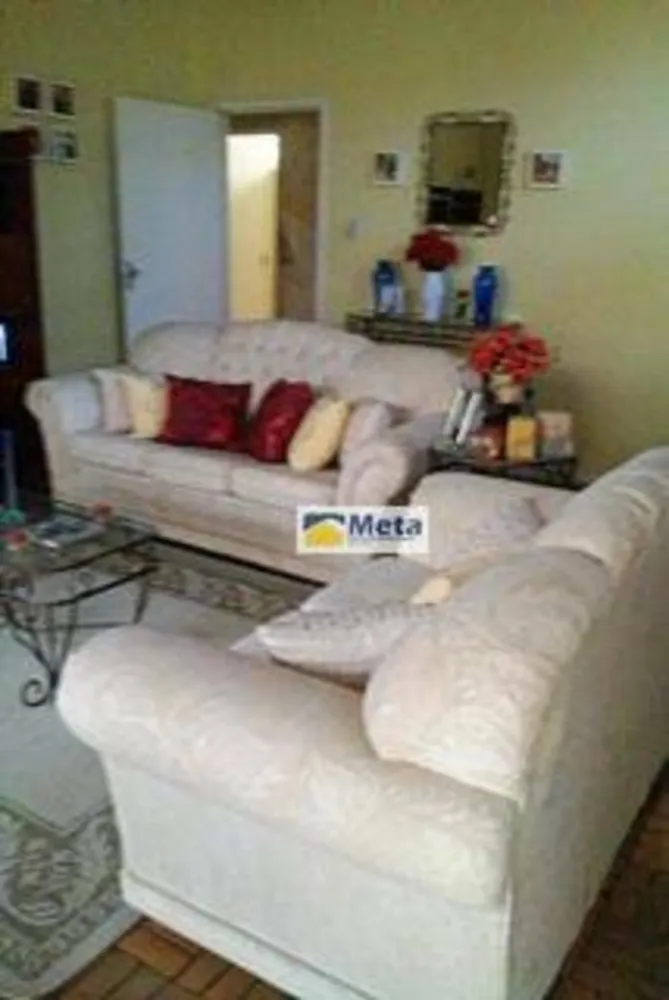 Casa, 3 quartos, 218 m² - Foto 1