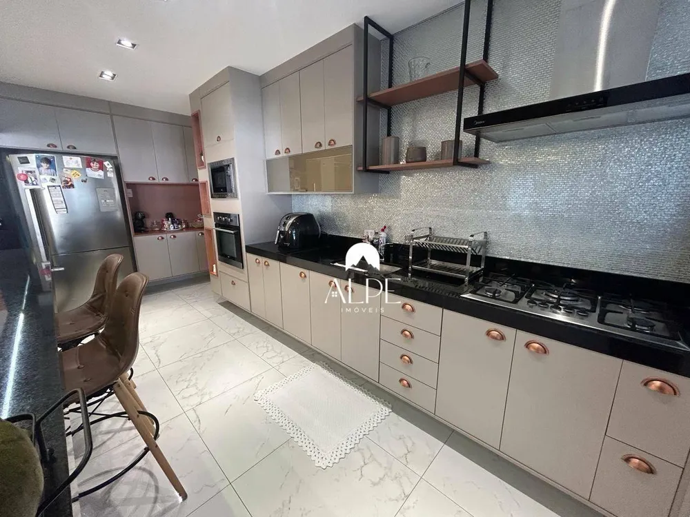Apartamento, 3 quartos, 124 m² - Foto 1