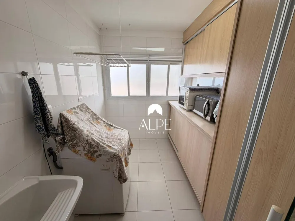 Apartamento, 3 quartos, 192 m² - Foto 2