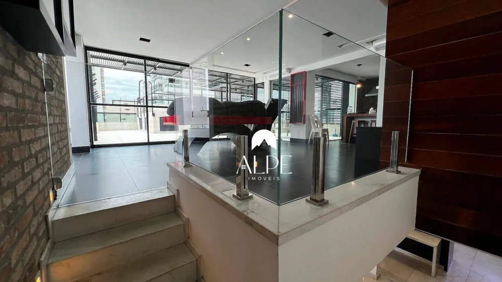 Cobertura, 3 quartos, 257 m² - Foto 5