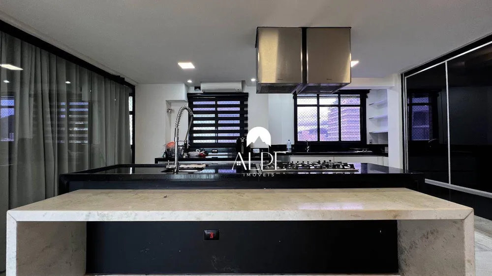 Cobertura, 3 quartos, 257 m² - Foto 9
