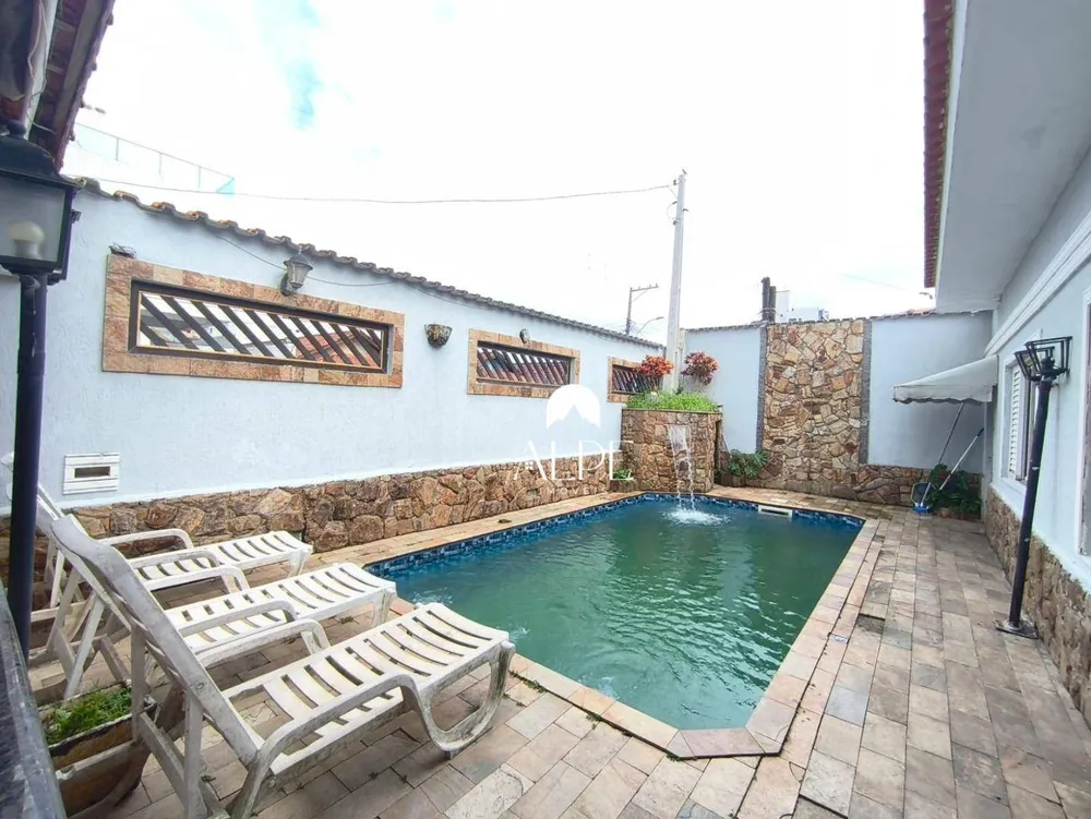 Casa, 4 quartos, 134 m² - Foto 1
