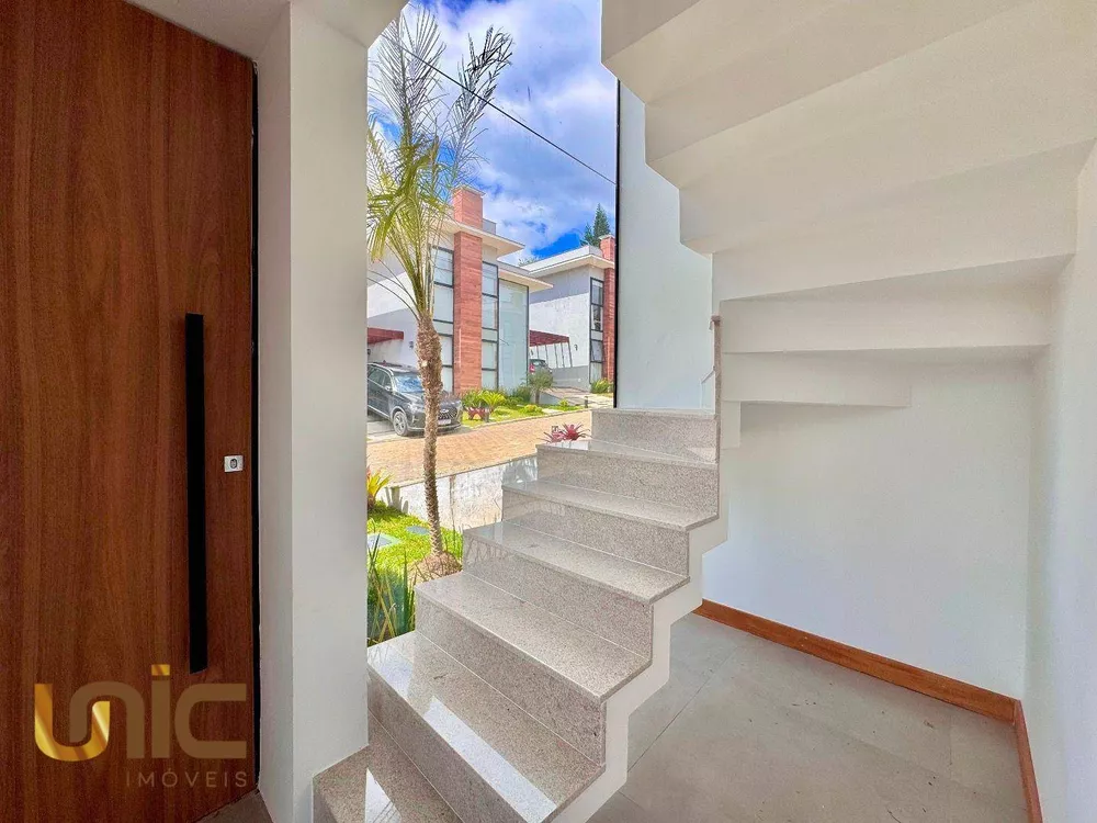 Casa, 5 quartos, 260 m² - Foto 4