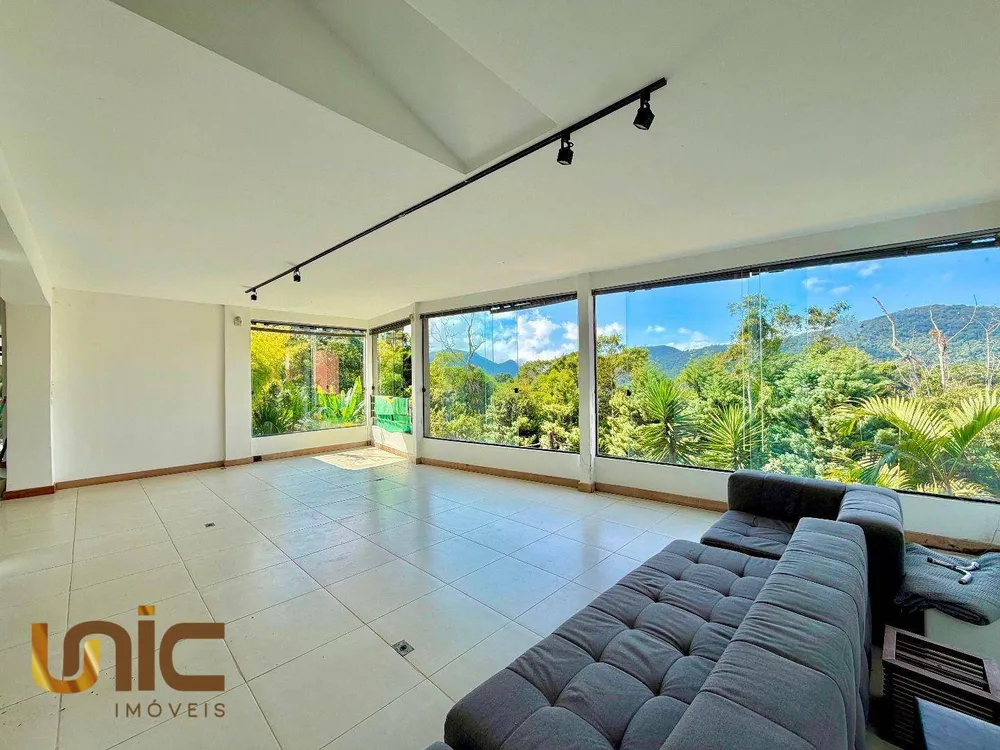 Casa, 3 quartos, 252 m² - Foto 2