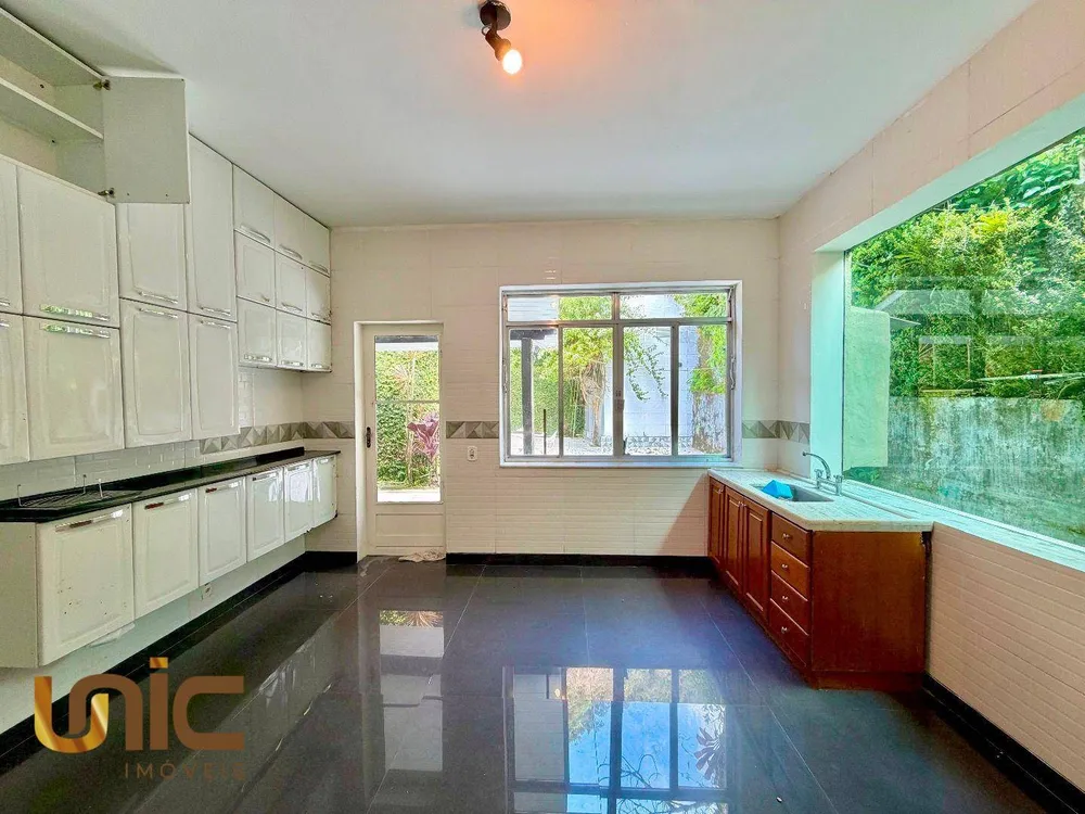 Casa, 3 quartos, 252 m² - Foto 11