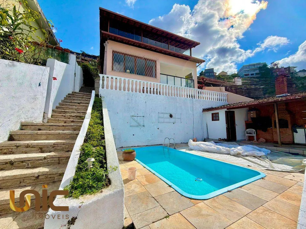 Casa, 5 quartos, 286 m² - Foto 1