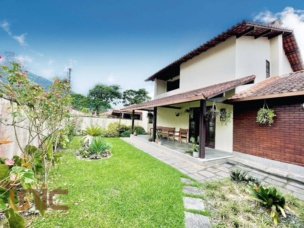 Casa, 3 quartos, 239 m² - Foto 2