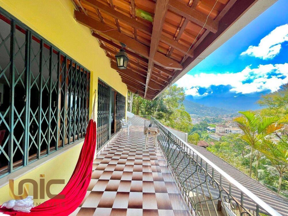 Casa à venda com 3 quartos, 332m² - Foto 5