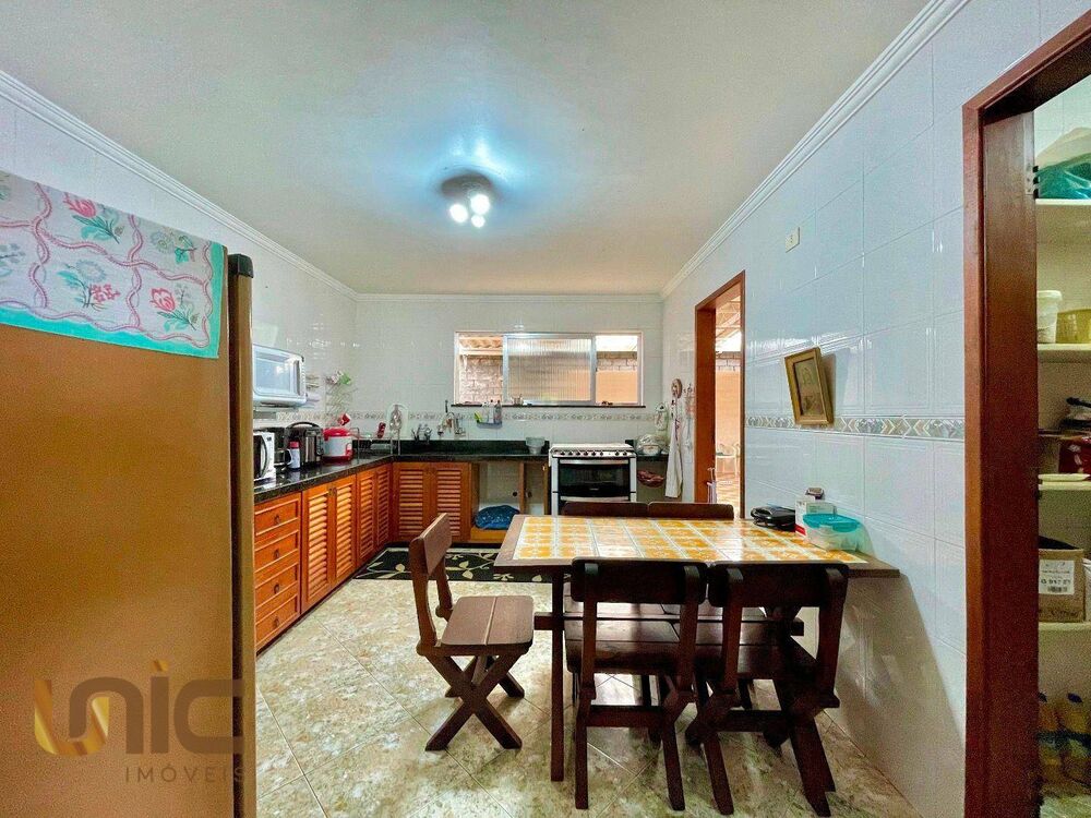 Casa à venda com 3 quartos, 332m² - Foto 14