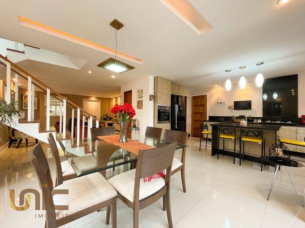 Casa de Condomínio à venda com 3 quartos, 310m² - Foto 4