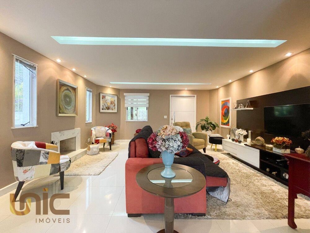 Casa de Condomínio à venda com 3 quartos, 310m² - Foto 3