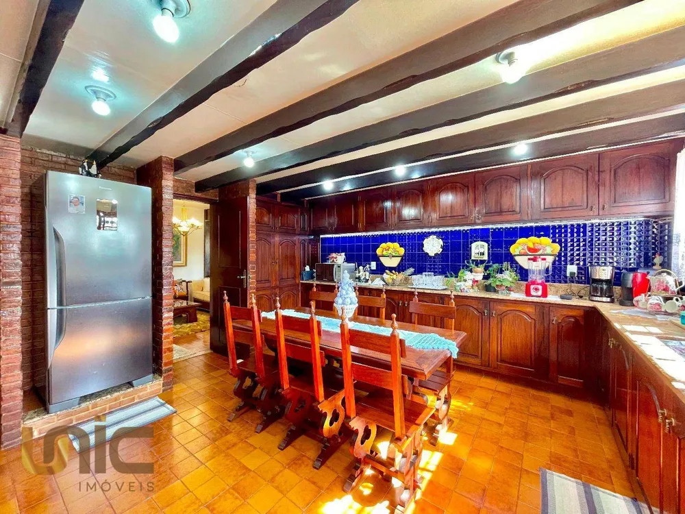 Casa, 4 quartos, 380 m² - Foto 2