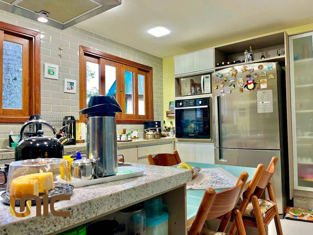 Casa, 3 quartos, 235 m² - Foto 28