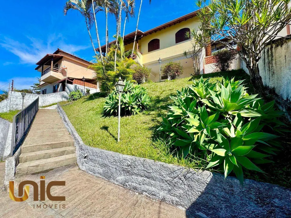 Casa, 3 quartos, 200 m² - Foto 1