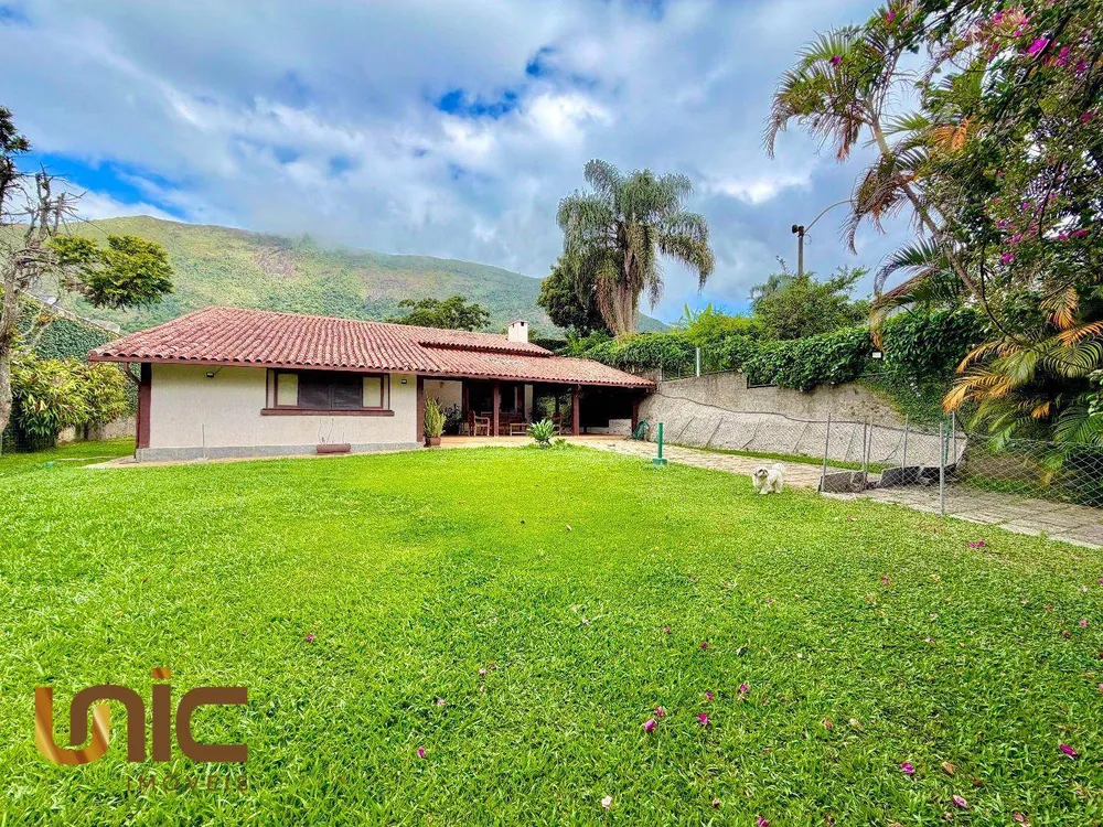 Casa, 4 quartos, 230 m² - Foto 2