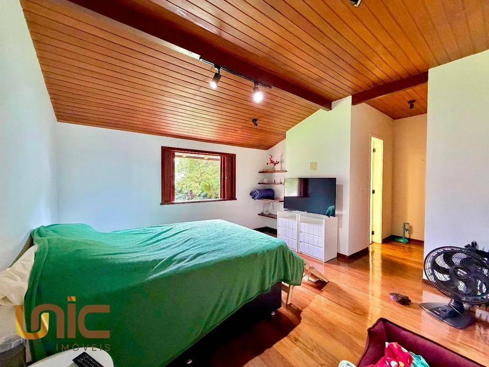 Casa, 4 quartos, 230 m² - Foto 9