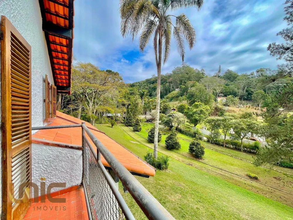 Casa, 6 quartos, 338 m² - Foto 1