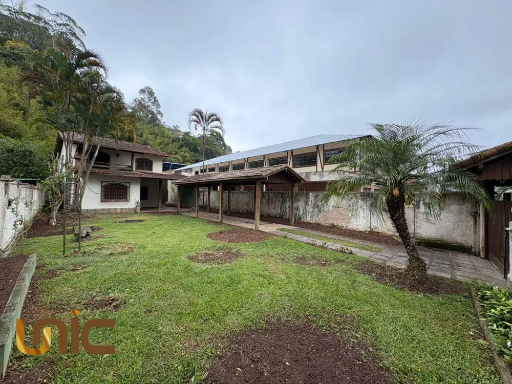 Casa, 8 quartos, 288 m² - Foto 1