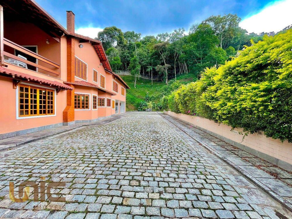 Casa de Condomínio à venda com 6 quartos, 469m² - Foto 2