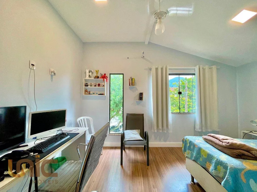 Casa, 5 quartos, 318 m² - Foto 1