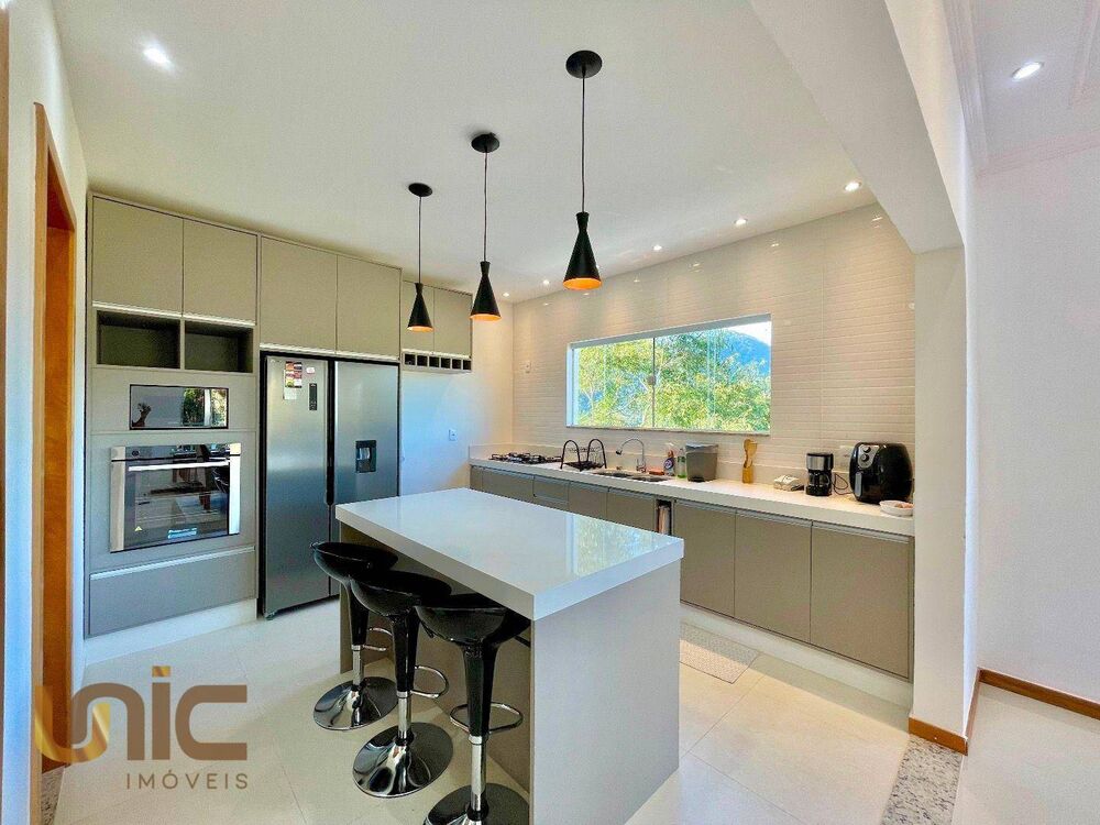 Casa à venda com 4 quartos, 223m² - Foto 8