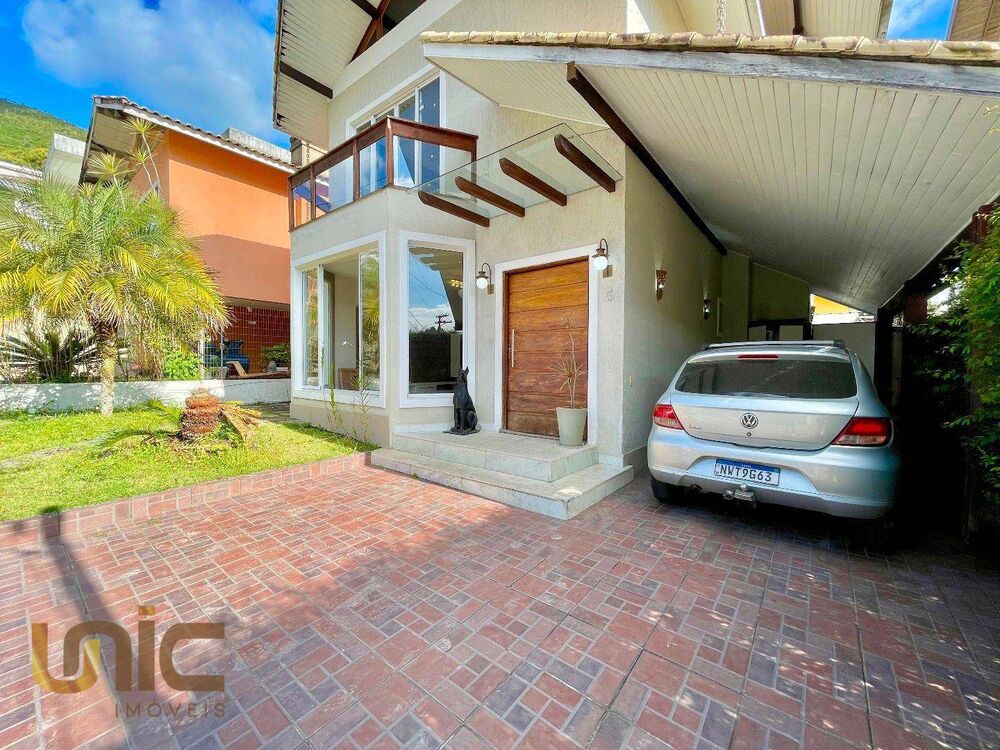 Casa de Condomínio à venda com 4 quartos, 200m² - Foto 2
