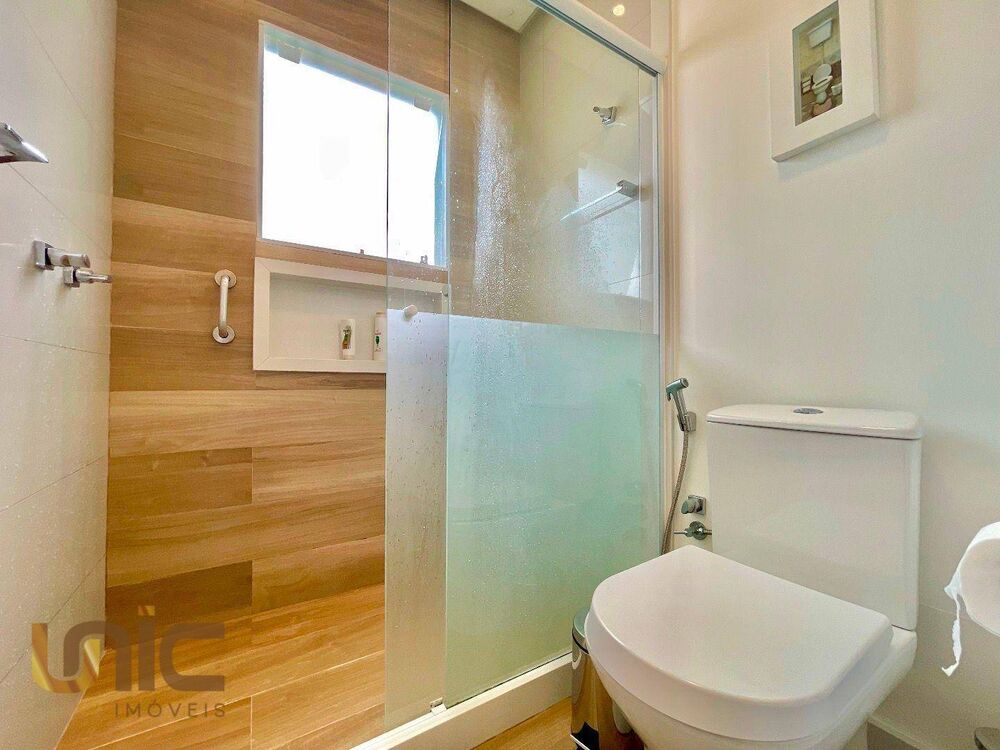 Casa de Condomínio à venda com 4 quartos, 253m² - Foto 4