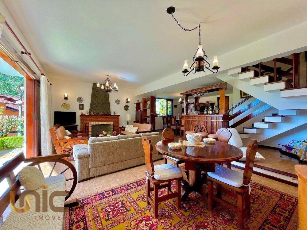 Casa de Condomínio à venda com 6 quartos, 172m² - Foto 4