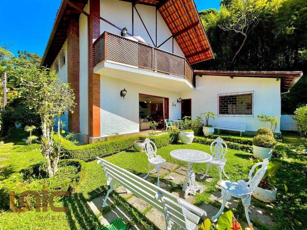Casa de Condomínio à venda com 6 quartos, 172m² - Foto 1