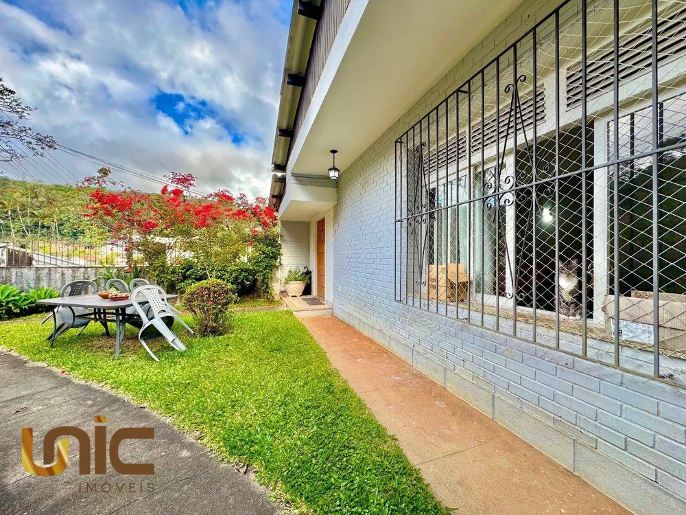 Casa, 3 quartos, 226 m² - Foto 2