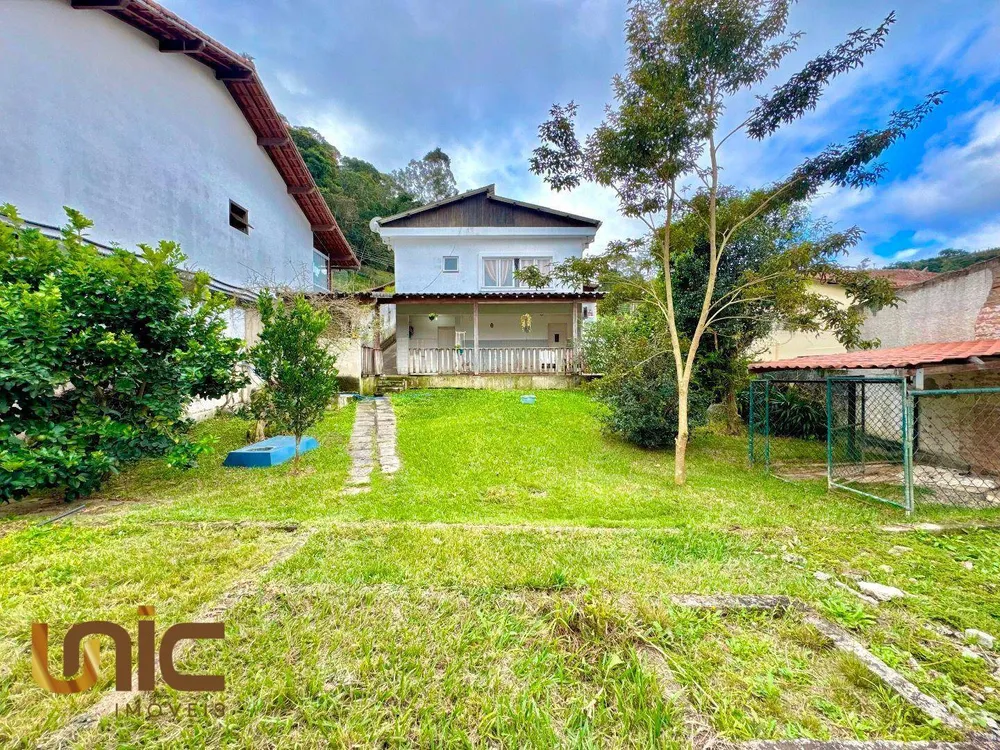 Casa, 3 quartos, 226 m² - Foto 1