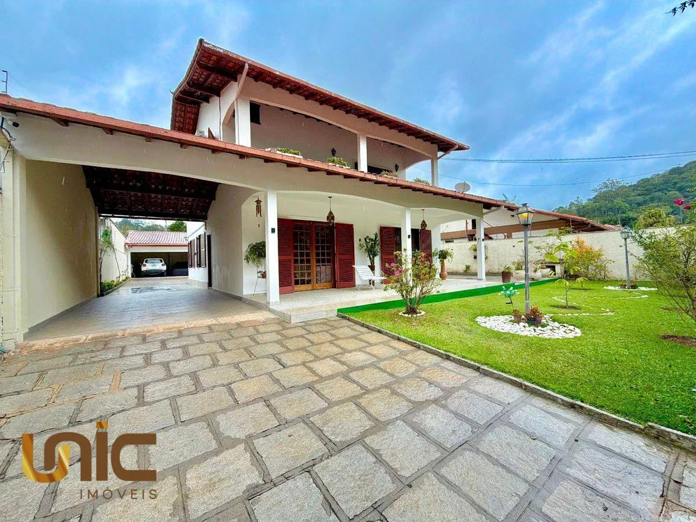 Casa, 5 quartos, 222 m² - Foto 2