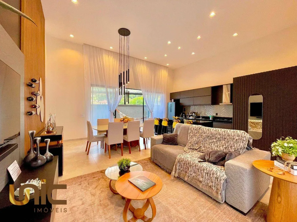 Casa, 3 quartos, 244 m² - Foto 2