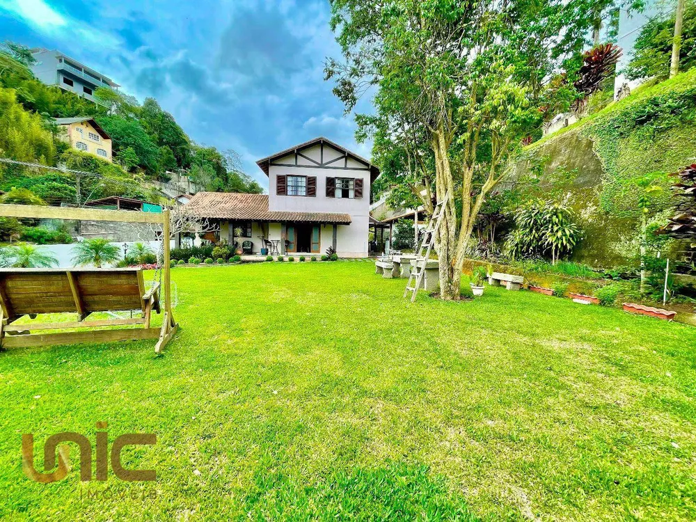 Casa, 4 quartos, 370 m² - Foto 1