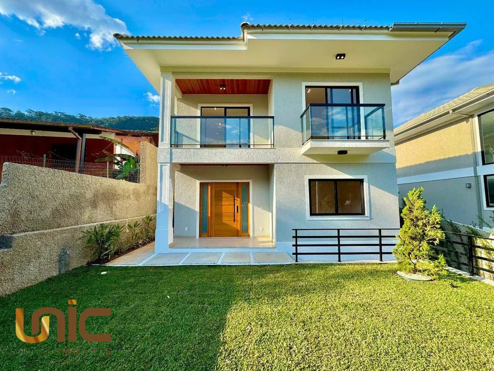 Casa, 4 quartos, 230 m² - Foto 1