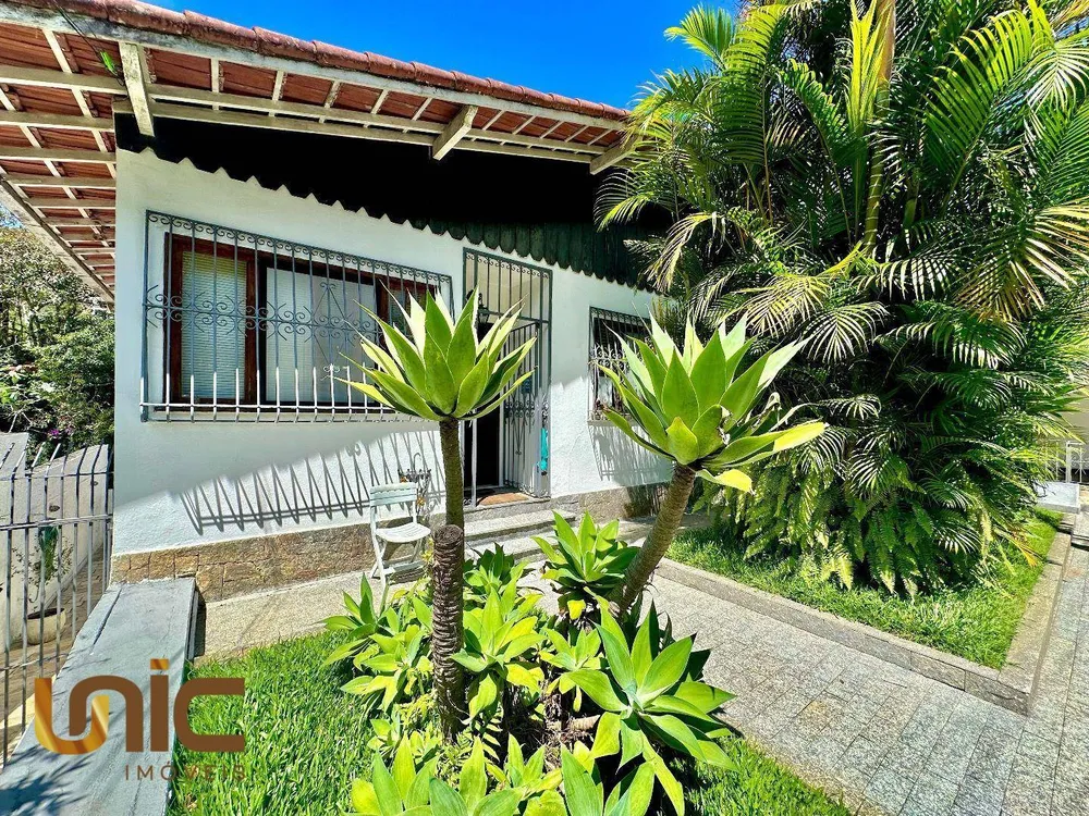 Casa, 4 quartos, 179 m² - Foto 1