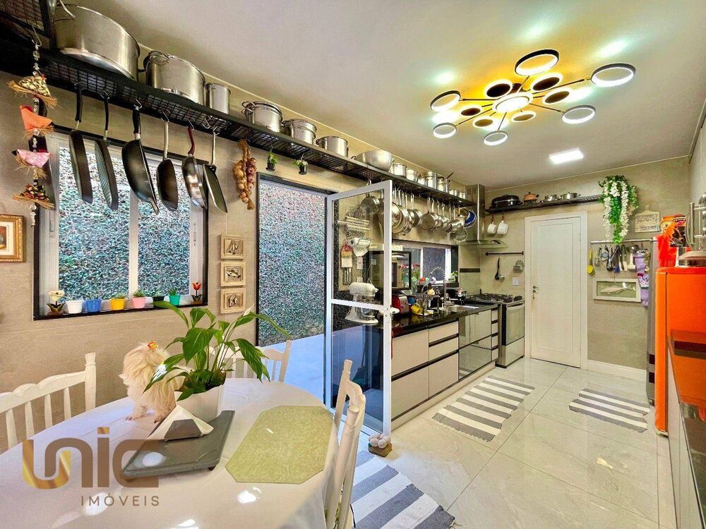 Casa à venda com 4 quartos, 500m² - Foto 4