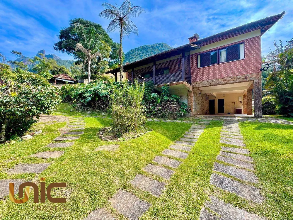 Casa, 4 quartos, 266 m² - Foto 1