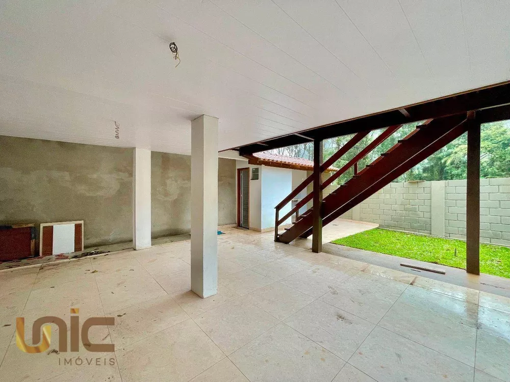Casa, 4 quartos, 216 m² - Foto 2