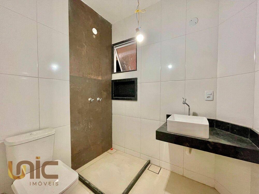 Casa à venda com 4 quartos, 216m² - Foto 4