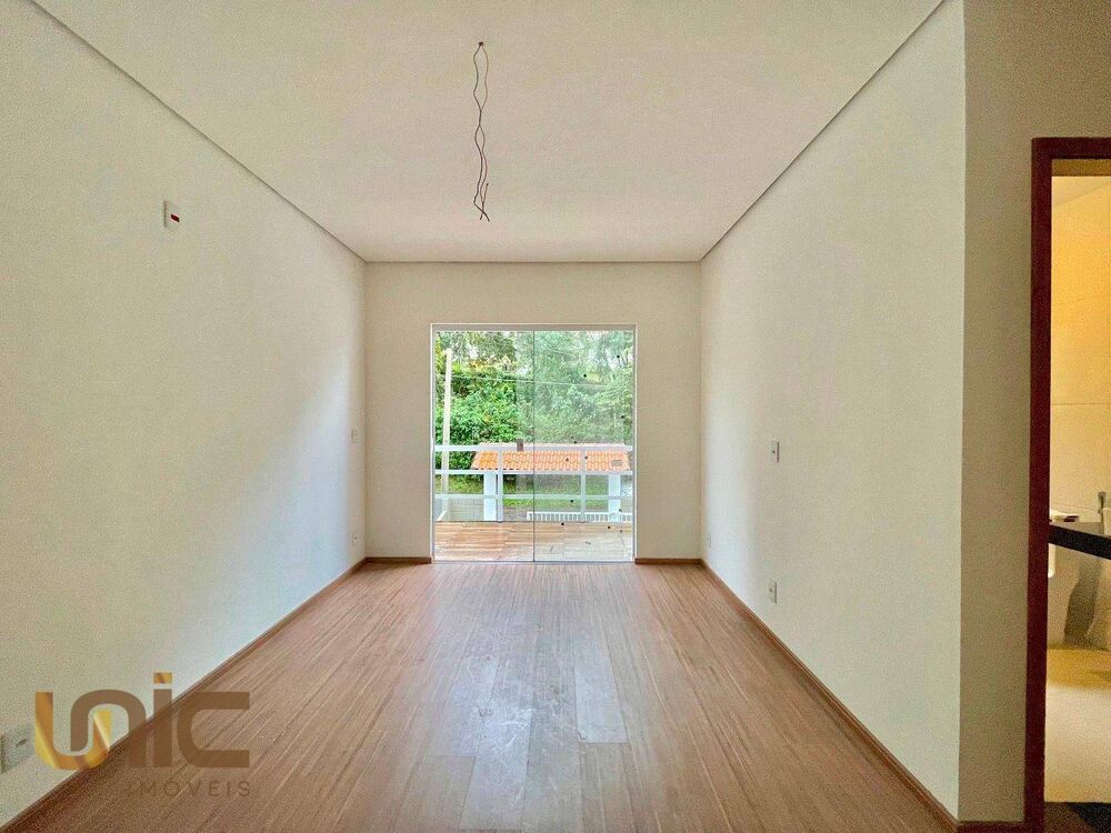 Casa à venda com 4 quartos, 216m² - Foto 16