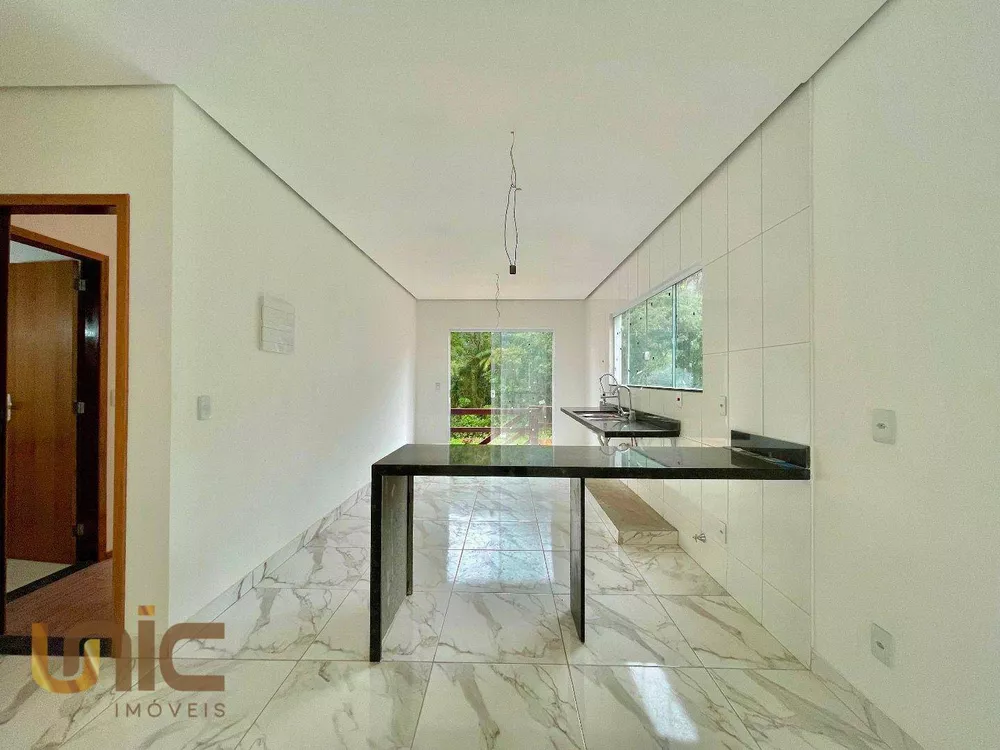 Casa, 4 quartos, 216 m² - Foto 1