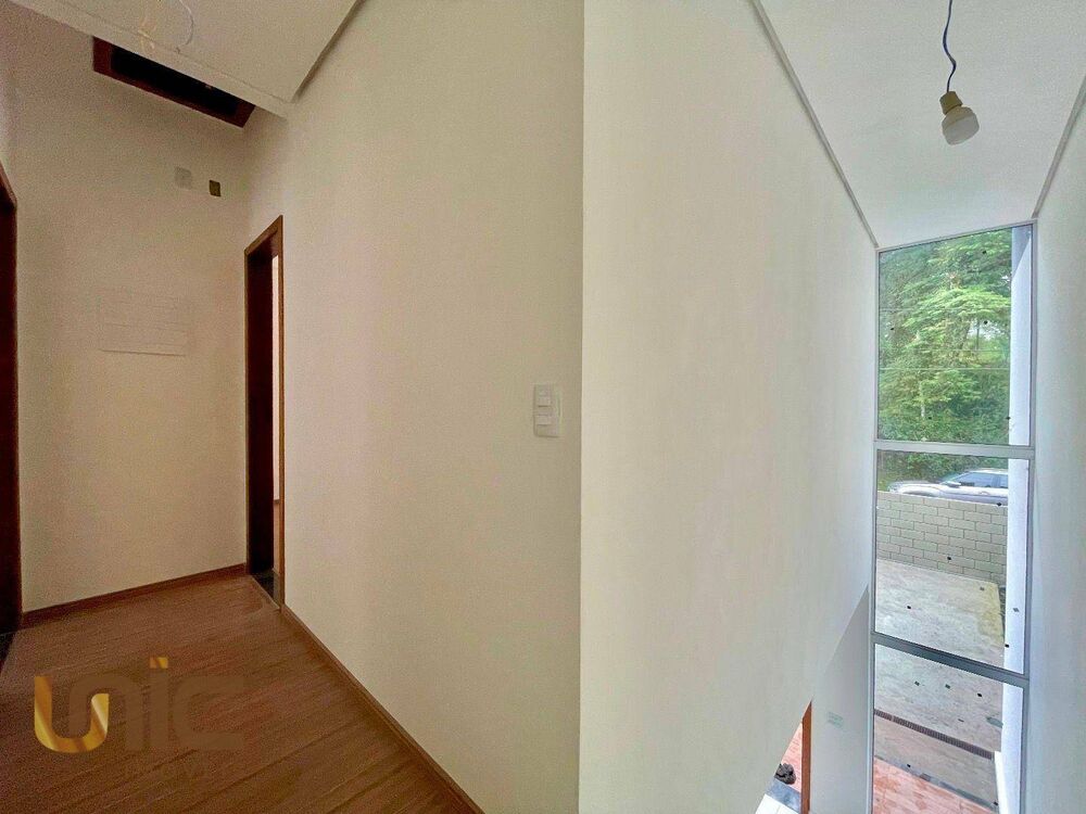 Casa à venda com 4 quartos, 216m² - Foto 8