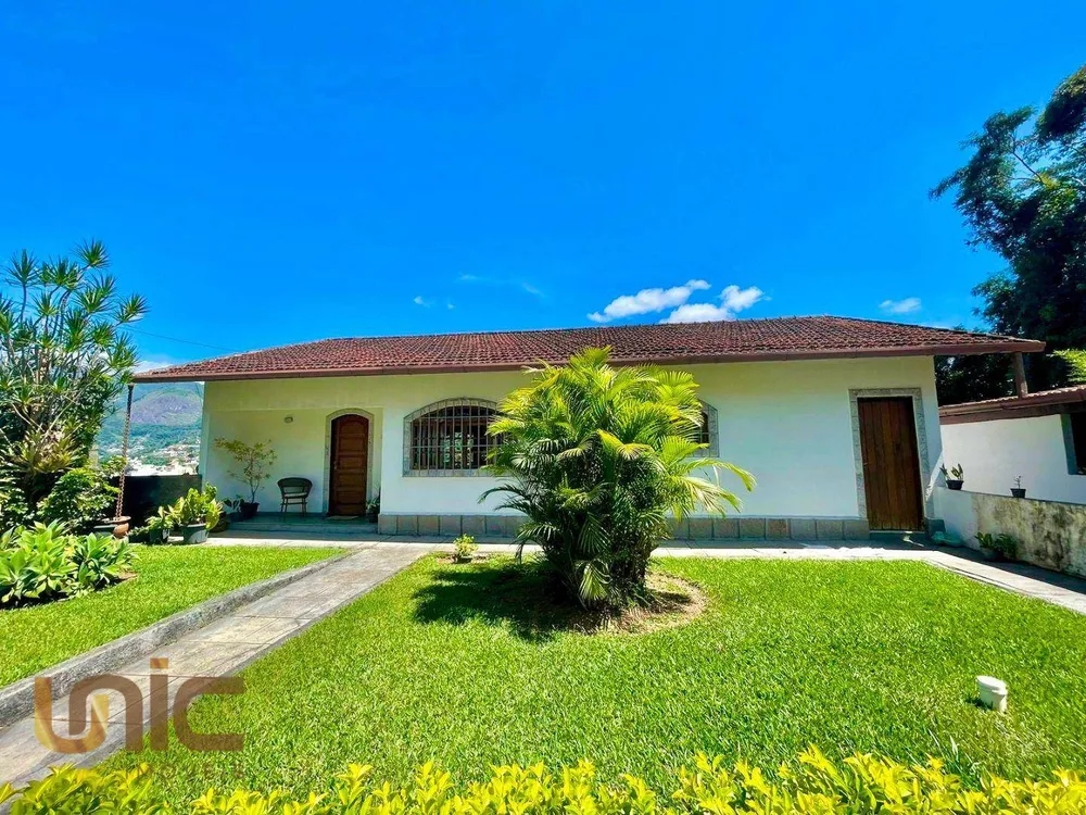 Casa, 3 quartos, 248 m² - Foto 1