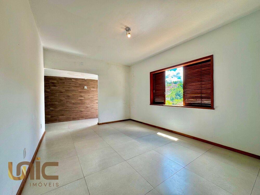 Casa à venda com 3 quartos, 68m² - Foto 1