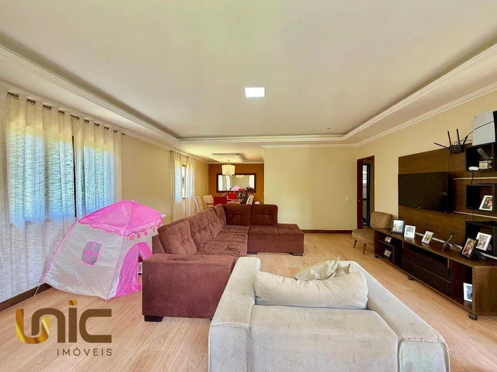 Casa, 3 quartos, 196 m² - Foto 1