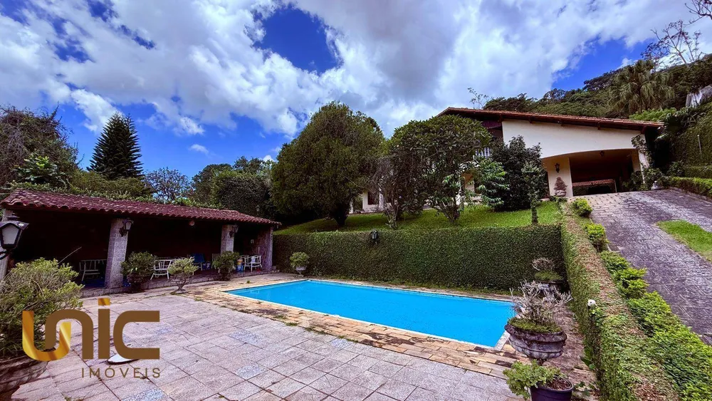 Casa, 4 quartos, 306 m² - Foto 1